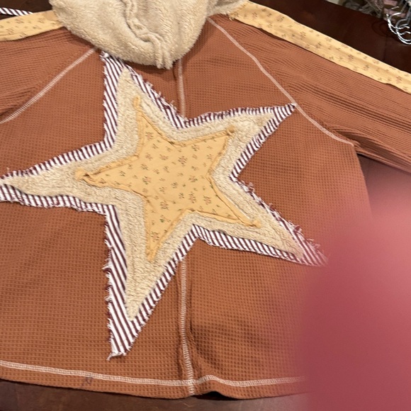 POL “Cinnamon Stick” Brown and Cream Star Sweater - Picture 10 of 17
